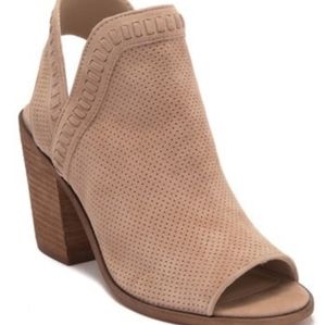 STEVE MADDEN MACRO SUEDE CUTOUT BLOCK HEEL BOOTIES
